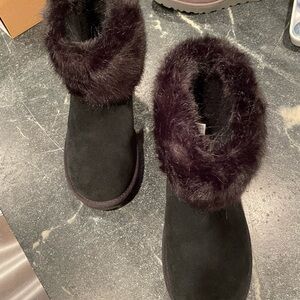 UGG Mini Blakeley Faux Fur Trimmed Boot - BLACK, Size 9M - RN 88276 1119152 NWOT